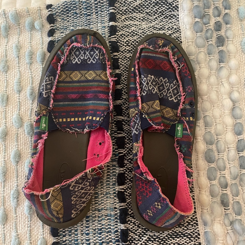 Sanuks